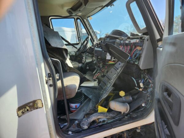 2013 International Sleeper - Image 7