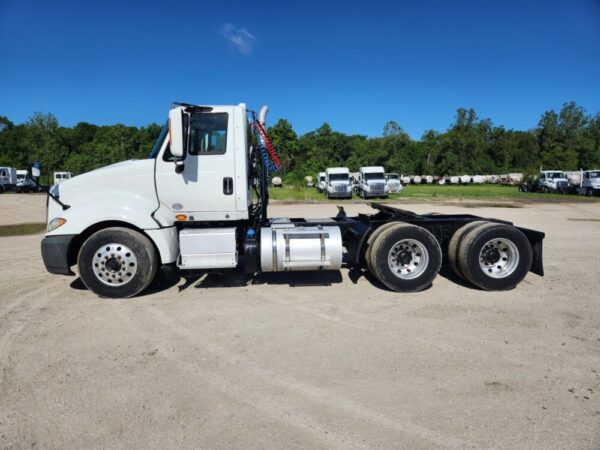 2017 International Prostar Day Cab - Image 3