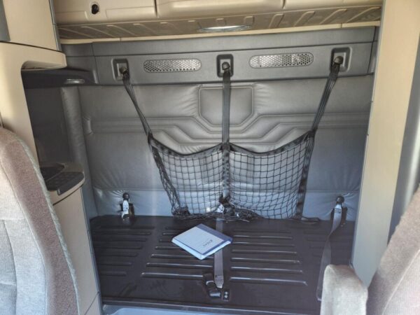 2018 Freightliner Sleeper - Image 7