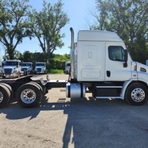 2018 Freightliner 48 Ft Sleeper