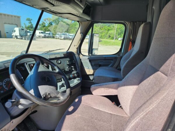 2018 Freightliner 60 Ft. Sleeper - Image 5